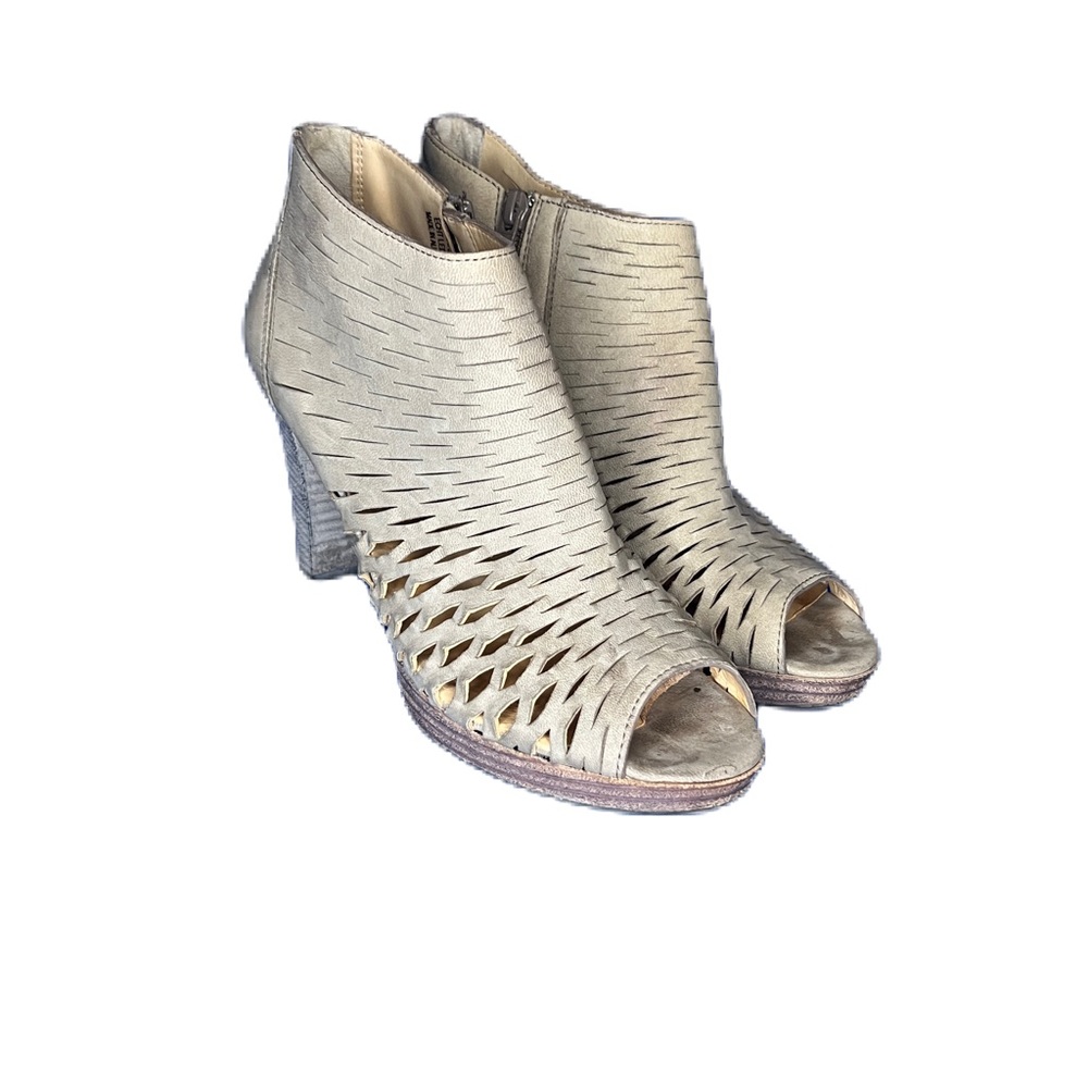 Paul Green Champagne Metallic Perforated Heels